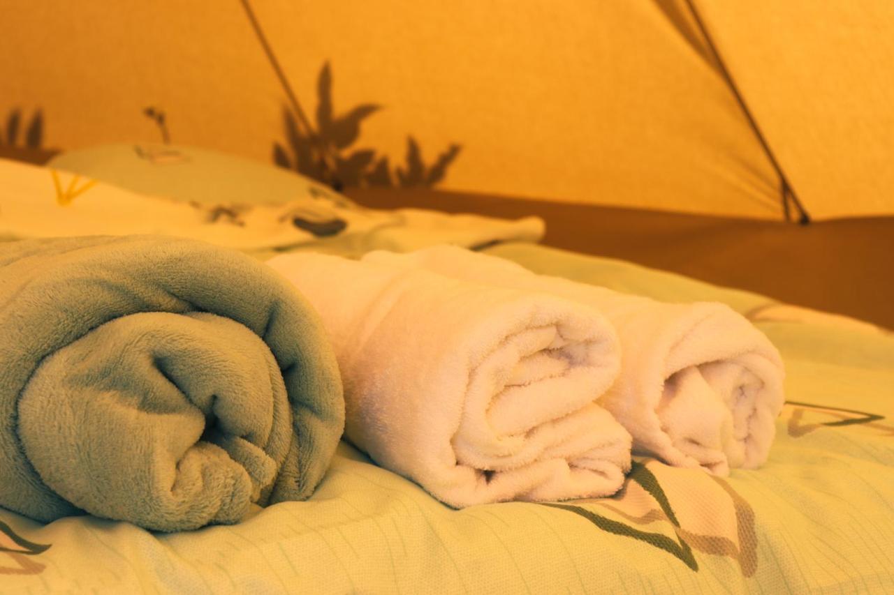 Luna Rock Glamping Brezoi - Blue Scai Exterior photo