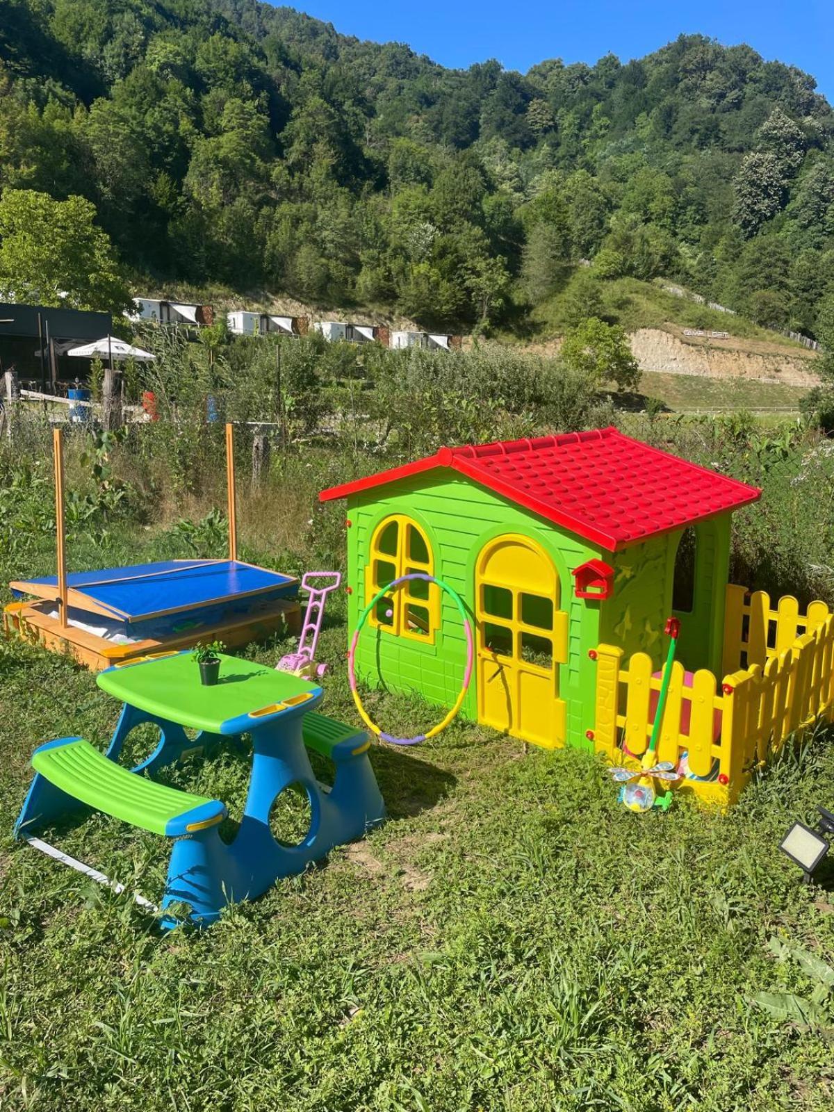 Luna Rock Glamping Brezoi - Blue Scai Exterior photo