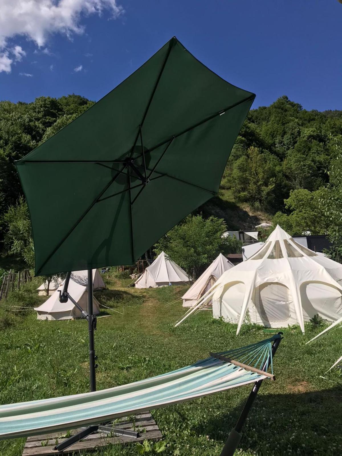 Luna Rock Glamping Brezoi - Blue Scai Exterior photo