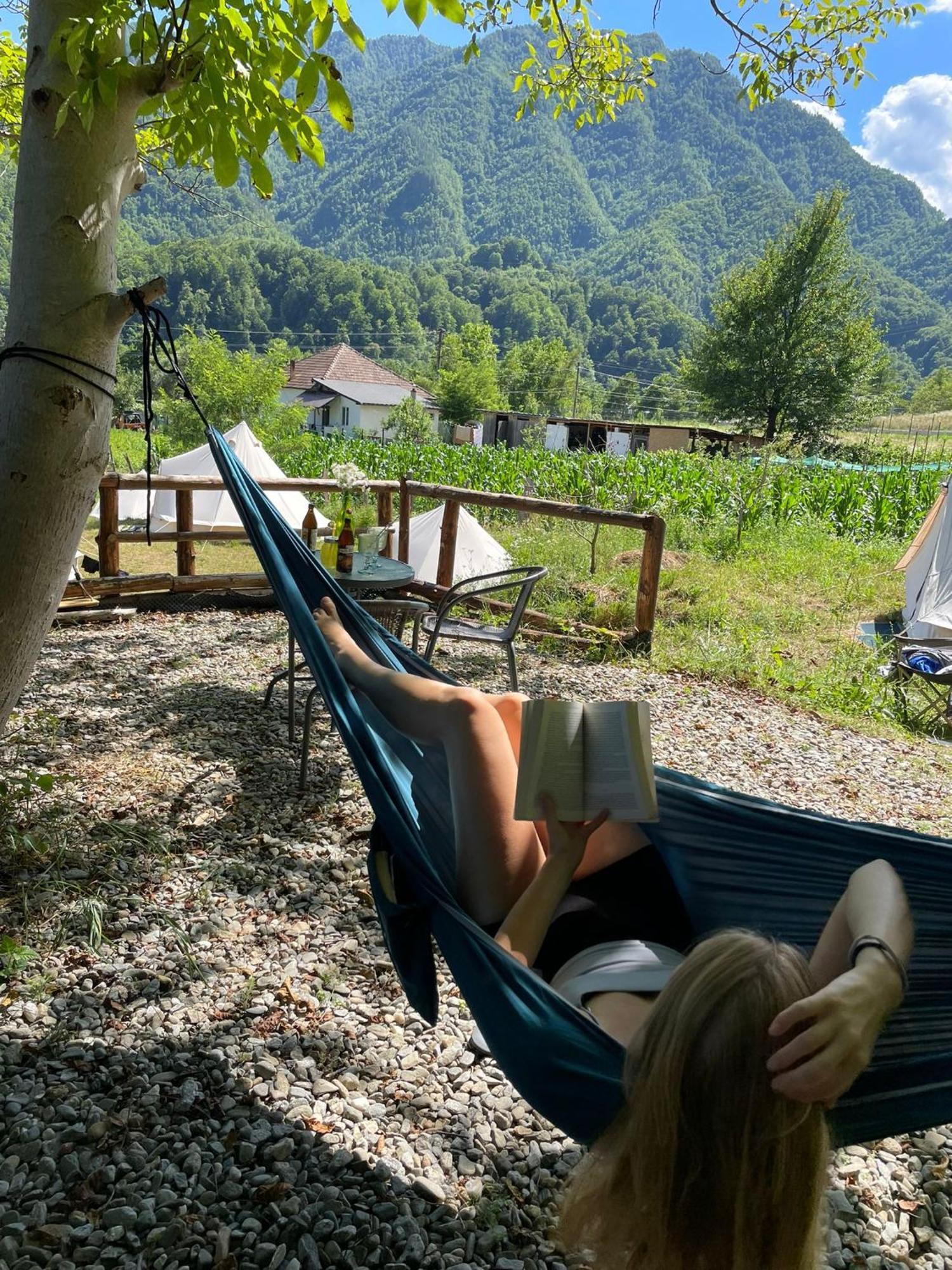 Luna Rock Glamping Brezoi - Blue Scai Exterior photo