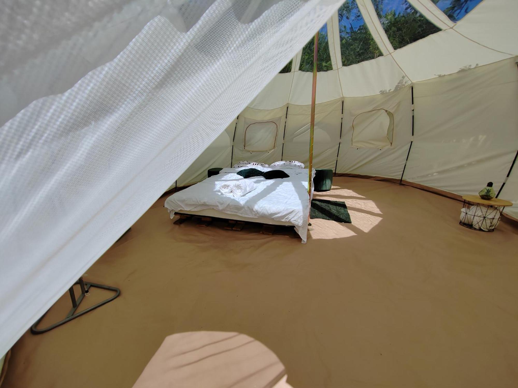 Luna Rock Glamping Brezoi - Blue Scai Exterior photo