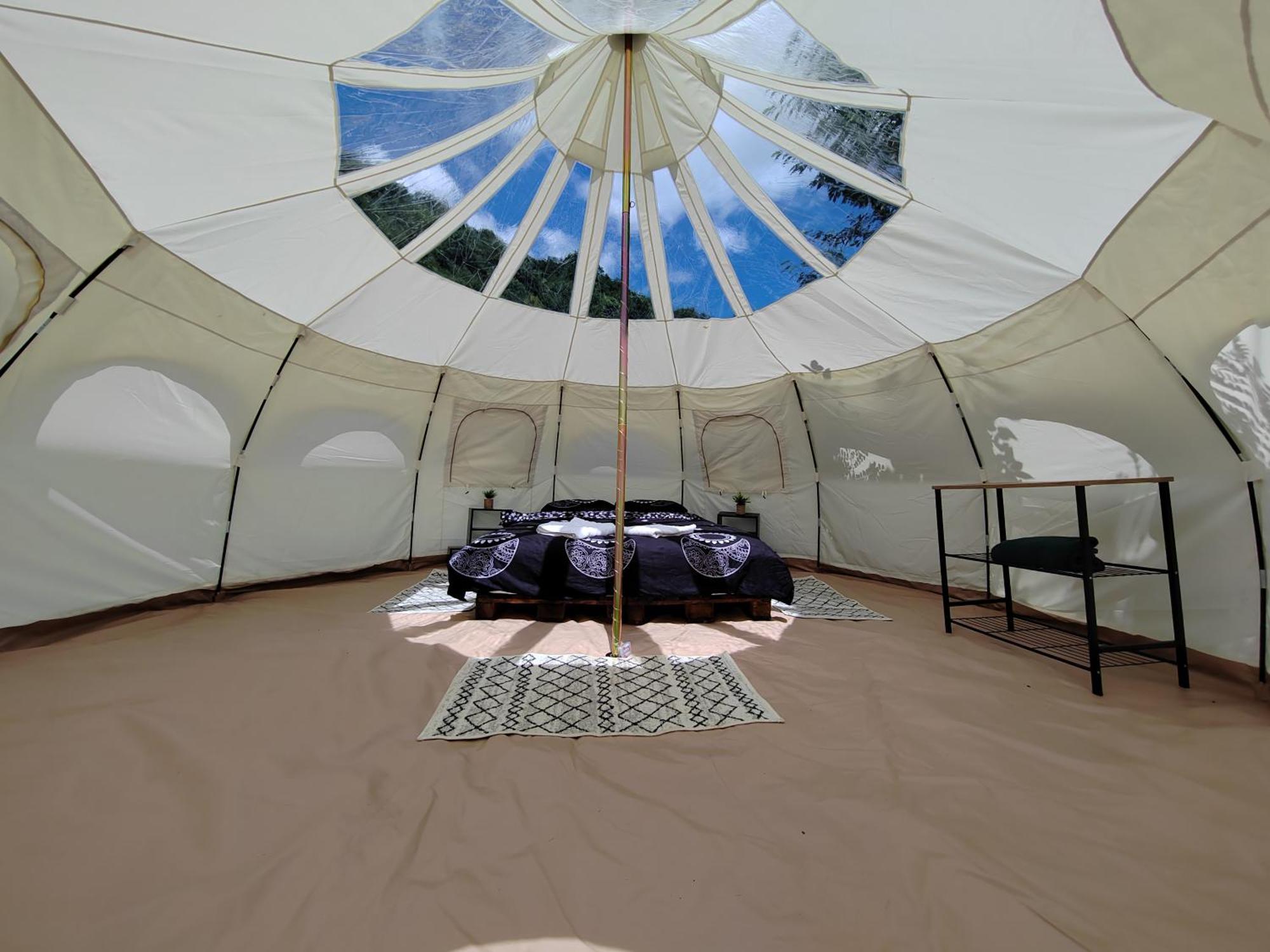 Luna Rock Glamping Brezoi - Blue Scai Exterior photo