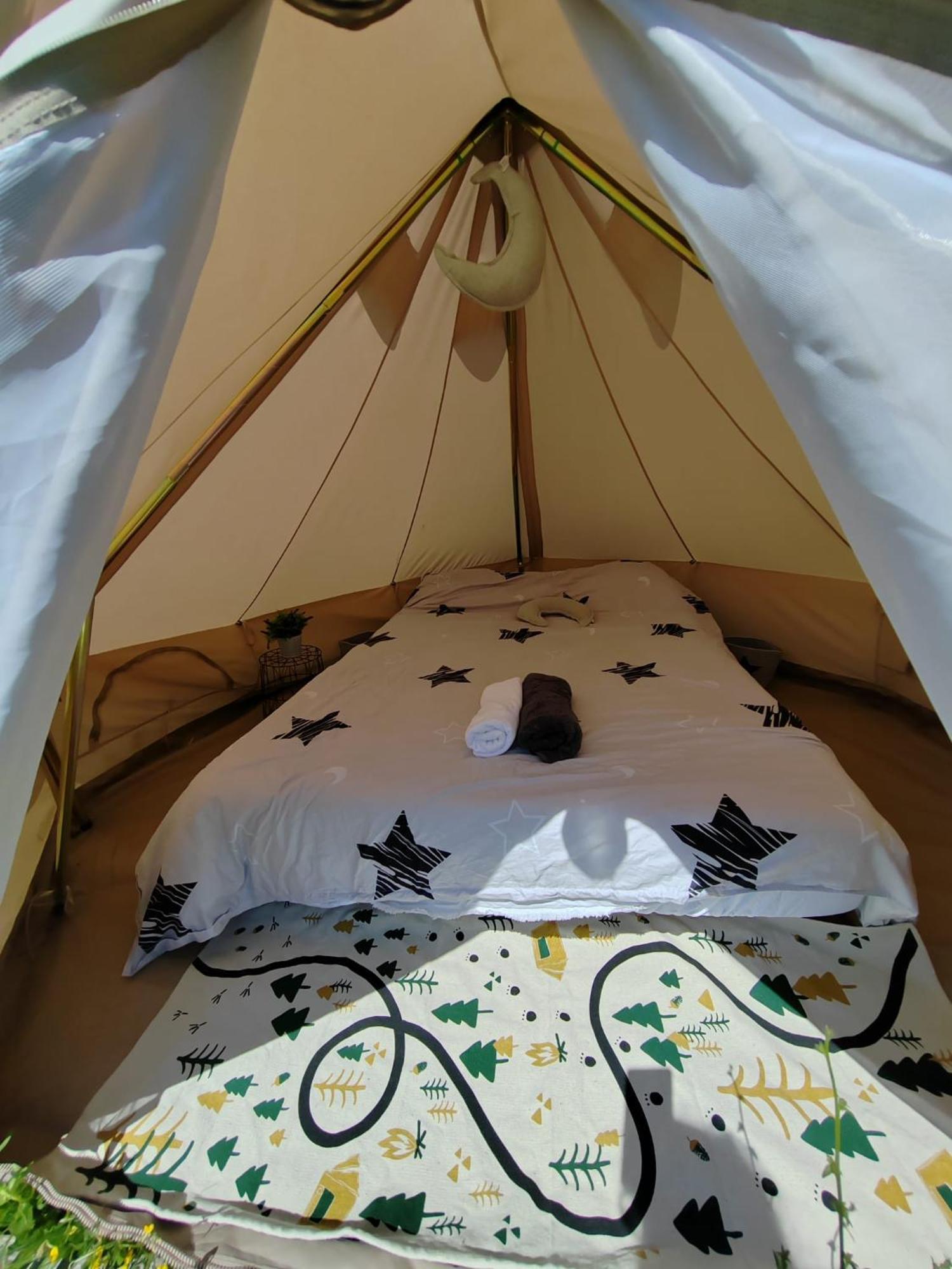 Luna Rock Glamping Brezoi - Blue Scai Exterior photo
